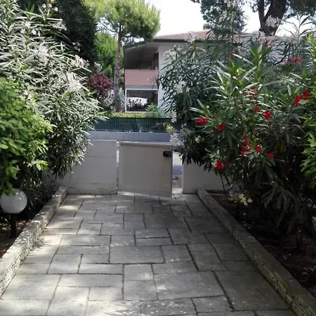 Enrica Hotel 3*